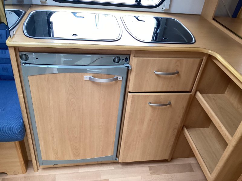 Knaus Sudwind 450 TUF voortent  foto: 9