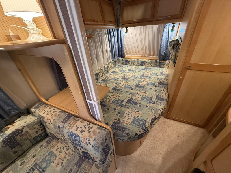 TEC Travel King 390 ATF TREINZIT VASTBED VOORTENT  foto: 7