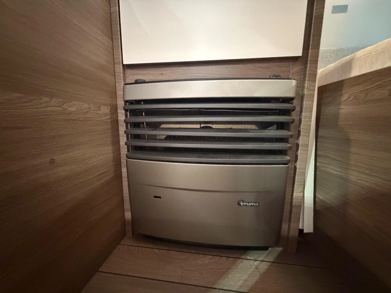 Knaus Sport 400 QD mover / voortent  foto: 14