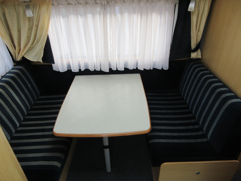 Dethleffs Camper 440 DB DWARSBED EN VASTE LUIFEL  foto: 4