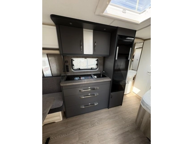 Hobby De Luxe 460 UFE Model 2027  foto: 5
