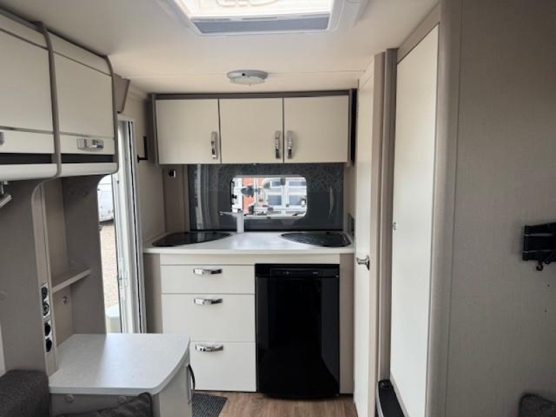 Swift Mondial 370 SE mover unico verona luifel  foto: 12