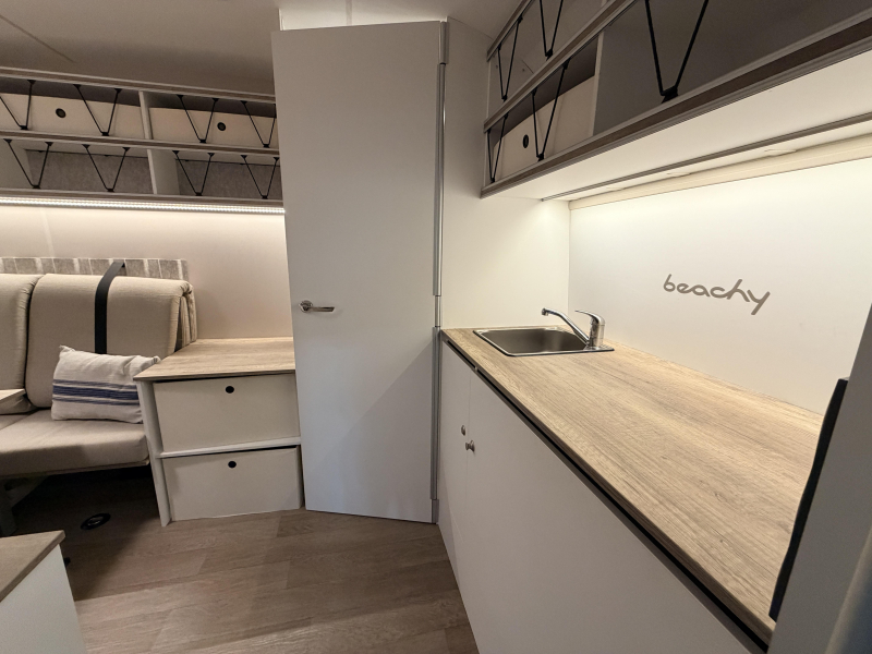 Hobby Beachy 360 BJ23 Met voortent 