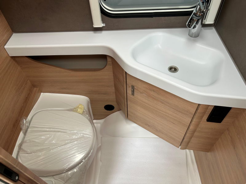 Knaus Sudwind Black Selection 500 EU 2026 ENKELE BEDDEN  foto: 8
