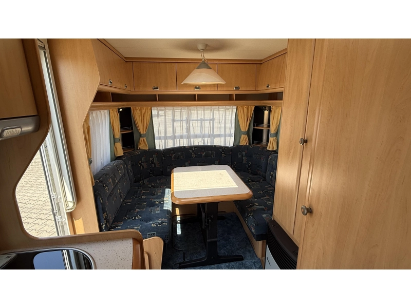 Hobby De luxe Easy 450 UF dwars bed rondzit toilet  foto: 1