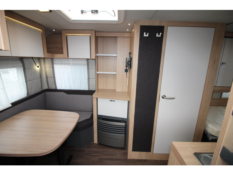 Knaus Sport 460 EU Enkele bedden & GFK dak!  foto: 5