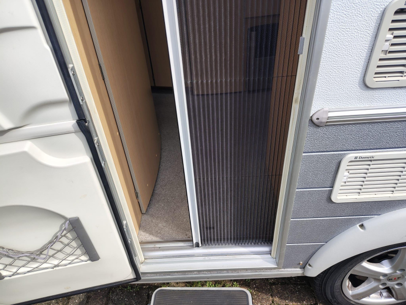 Kip Grey Line Special 44 EKL met doucheruimte  foto: 17