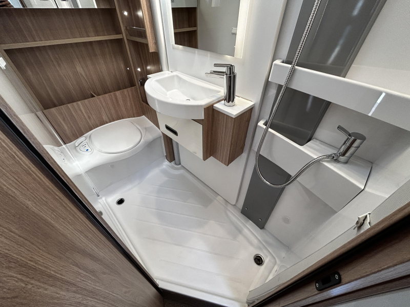 Bürstner Limited T 660 Fransbed/Automaat/2023  foto: 12