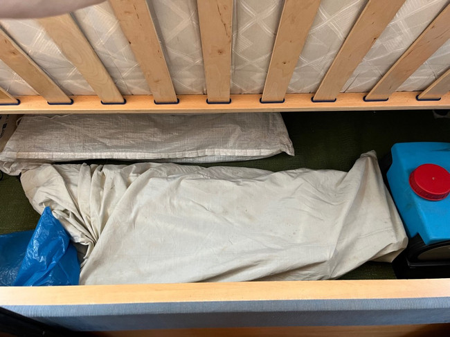 Hobby 450 De Luxe Easy vast bed , rondzit foto: 9