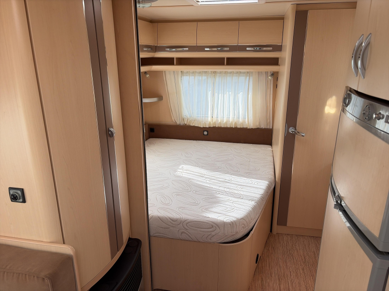 Hobby Vip 645 Voortent  foto: 2