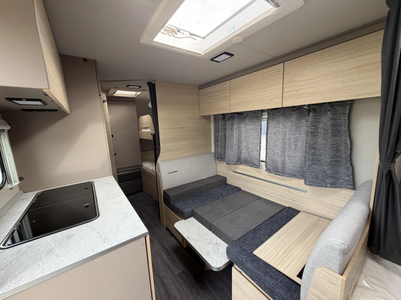 Weinsberg CaraLife 500 QDK stapelbed / dwarsbed  foto: 9