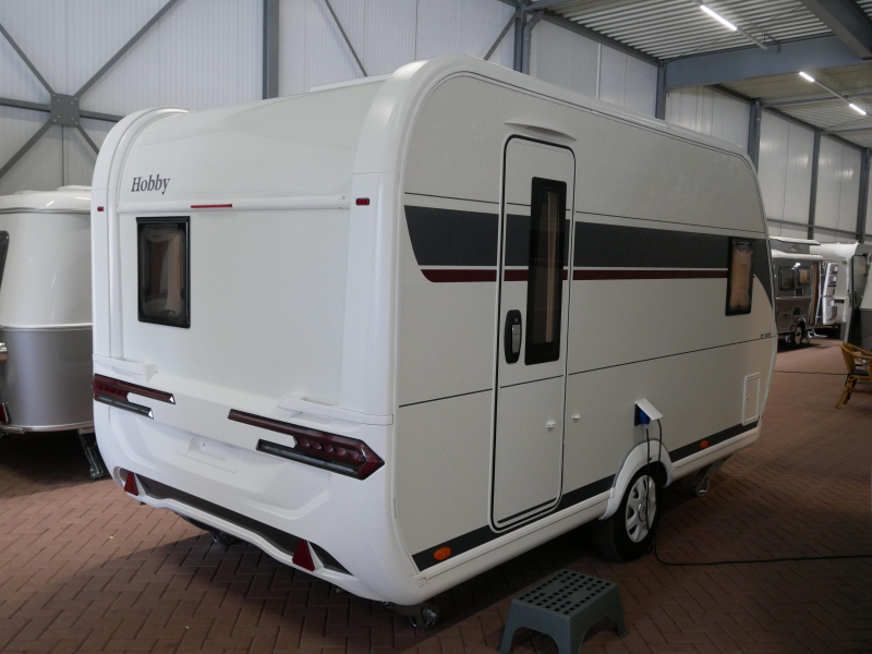 Hobby De Luxe 400 SFE Model 2027 