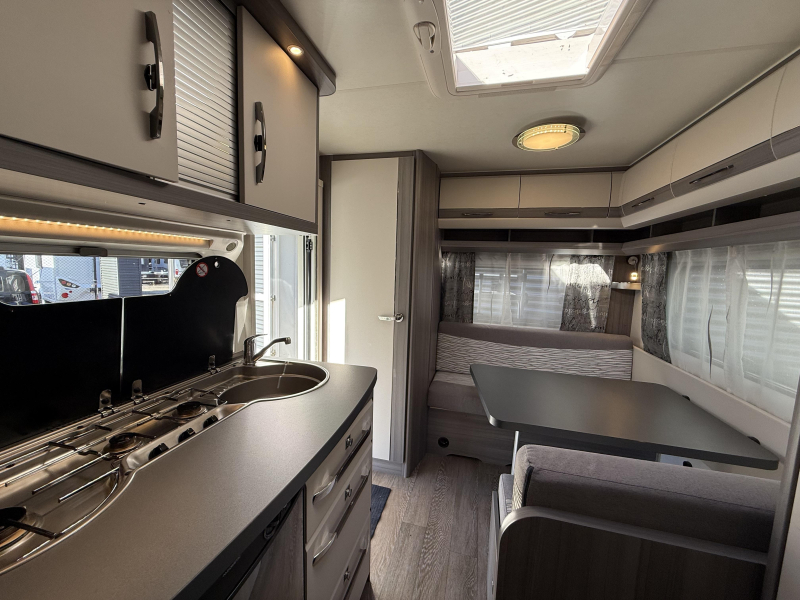 Hobby On Tour 390 SF VASTBED MOVER LUIFEL TOP  foto: 17