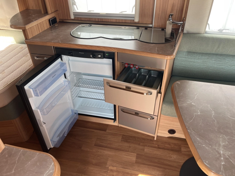 Eriba Nova GL 465 Luifel mover rondzit 