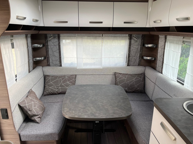 Knaus 450 Fu Sport Frans bed, MOVER, AIRCO , Nieuwstaat! foto: 8