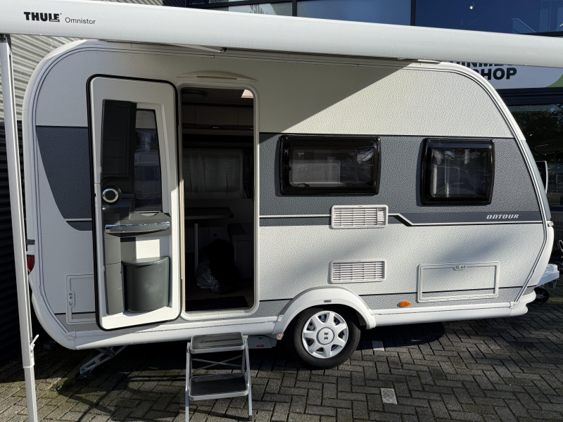 Hobby On Tour 390 SF VASTBED MOVER LUIFEL TOP  hoofdfoto: 1