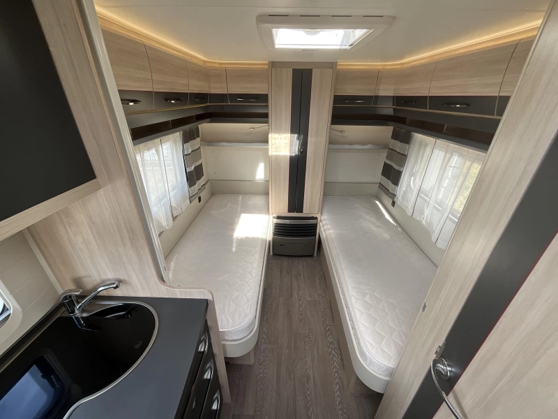 Hobby De Luxe Edition 460 LU ENKELE BEDDEN-MOVER  foto: 4
