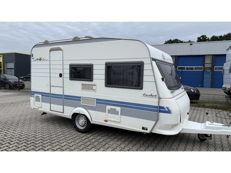 Hobby De Luxe 400 SB treinzit vast bed toilet  hoofdfoto: 1