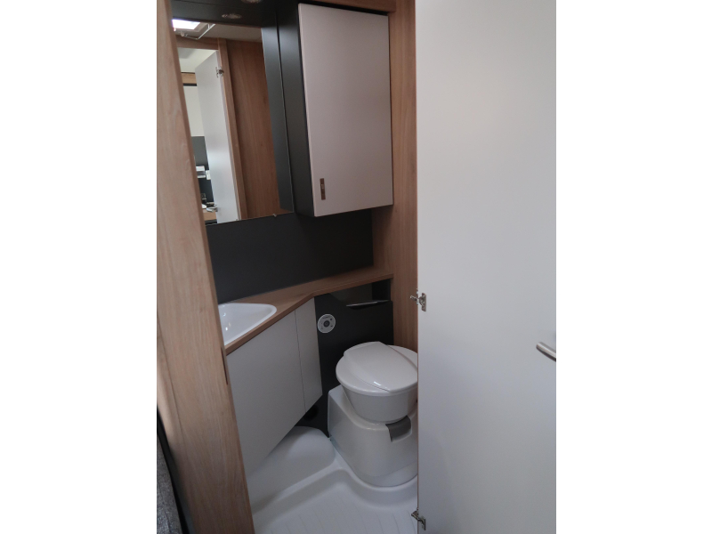 Knaus Sport 420 QD COMPACT EN GROTE KEUKEN !  foto: 17