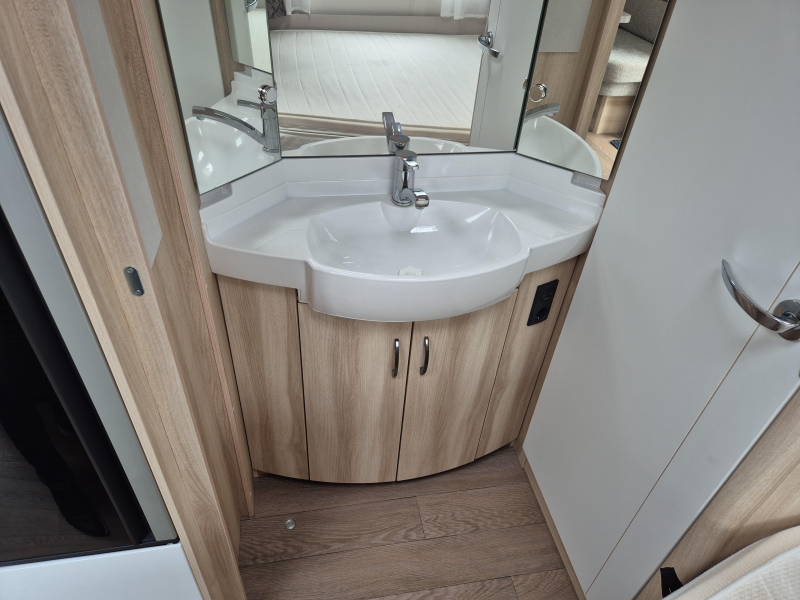 Hobby De Luxe 460 UFE  foto: 10