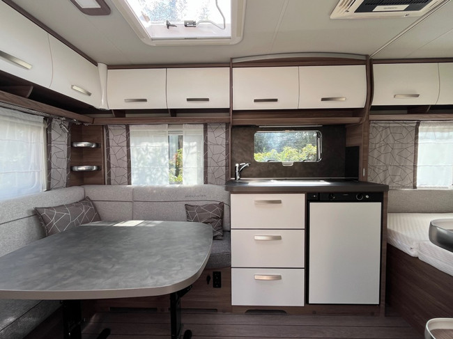 Knaus 450 Fu Sport Frans bed, MOVER, AIRCO , Nieuwstaat! foto: 11