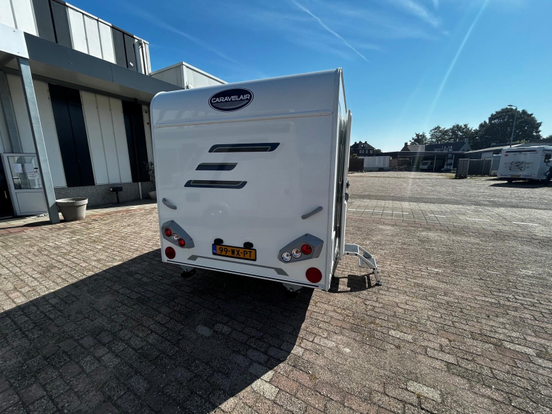 Caravelair Alba 390 Mover, Voortent & luifel  foto: 2