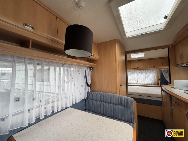 Hobby De luxe Easy 440 SF incl mover en voortent  foto: 0