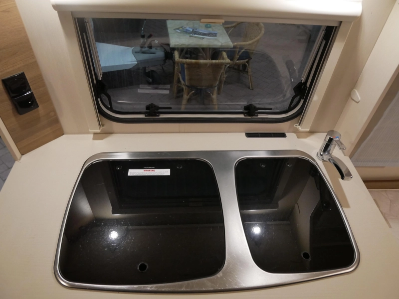 Dethleffs C'Joy 460 LE Dorema voortent  foto: 10