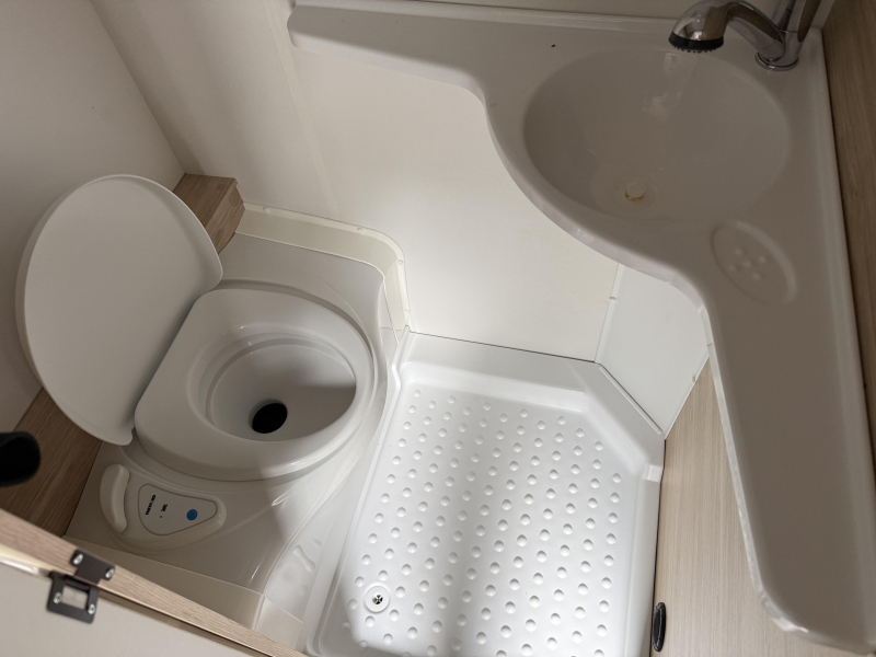 Caravelair Alba 400 VASTBED TREINZIT LUIFEL  foto: 11