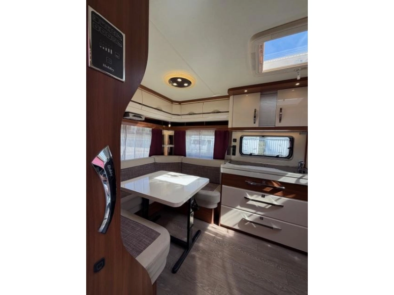 Hobby Excellent 495 UFE Incl. Mover Luifel  foto: 11