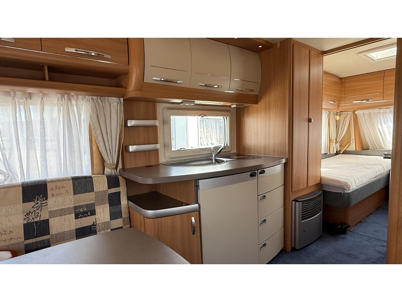 Hobby De Luxe 540 UL enkele bedden rondzit  foto: 3