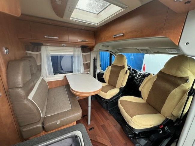Malibu Van 640 LE LENGTE BEDDEN + TREKHAAK foto: 5