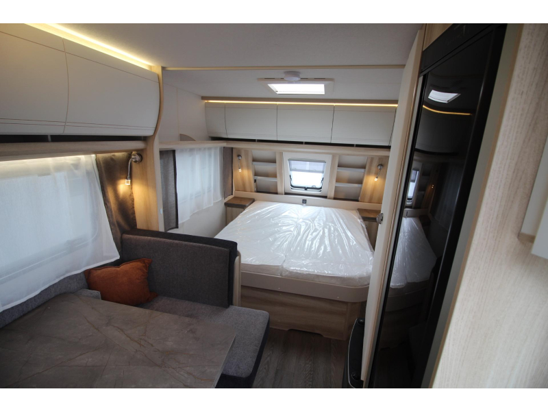 Hobby De Luxe 460 SFF Queensbed  foto: 7