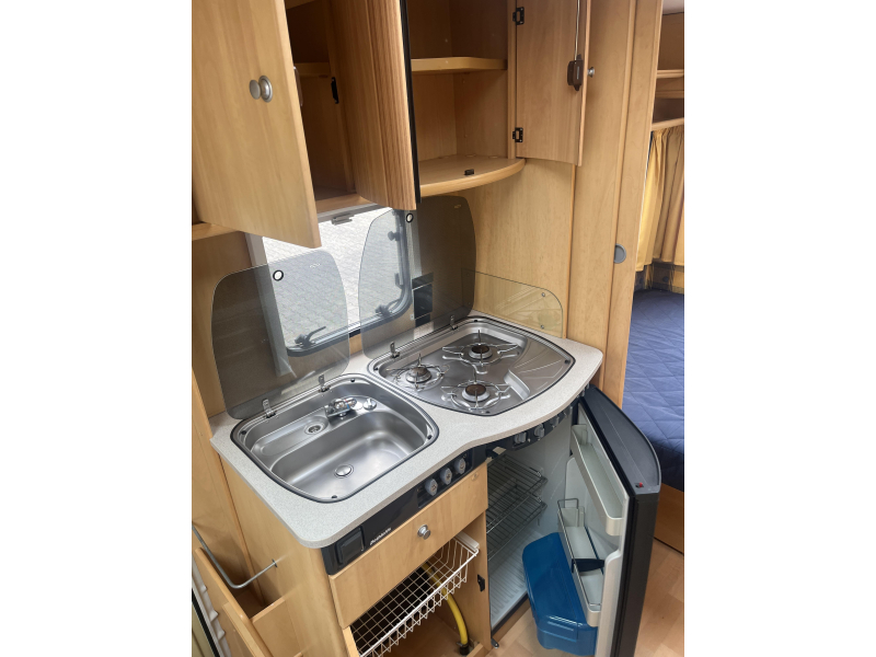 Dethleffs Camper 430 DB - Voortent  foto: 15