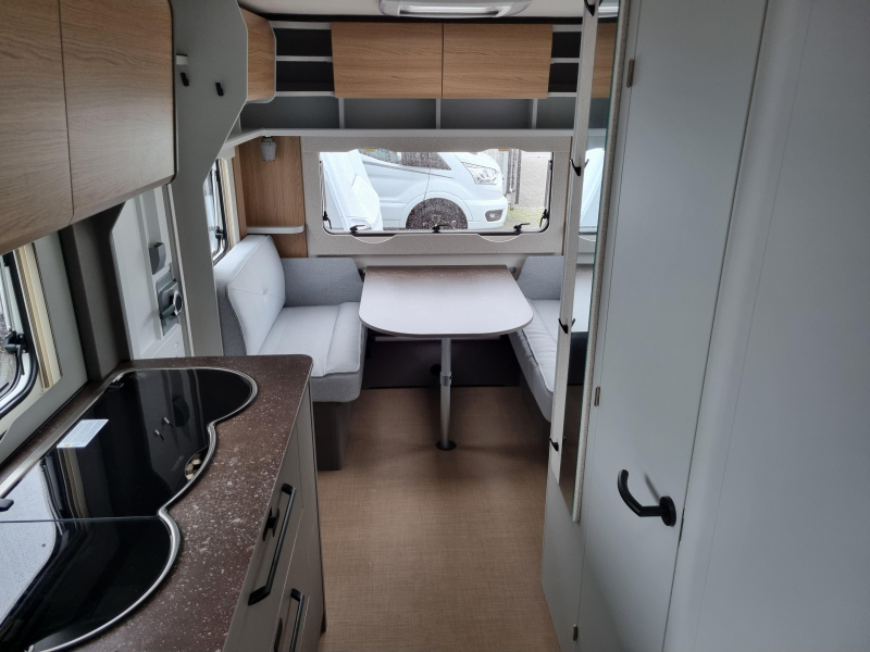 Bürstner B66 490 TL - Enkele bedden - 
