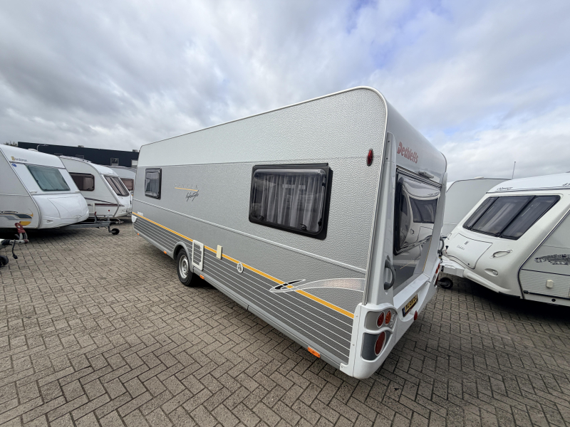 Dethleffs Camper Lifestyle 590 S Queensbed Airco tent  foto: 17
