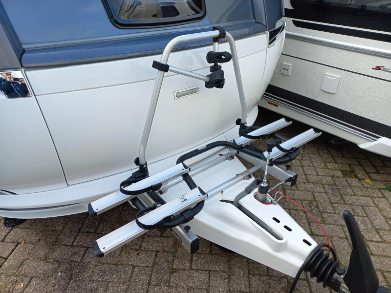 Hobby Excellent Edition 540 UFF mover-luifel-fietsdrager 