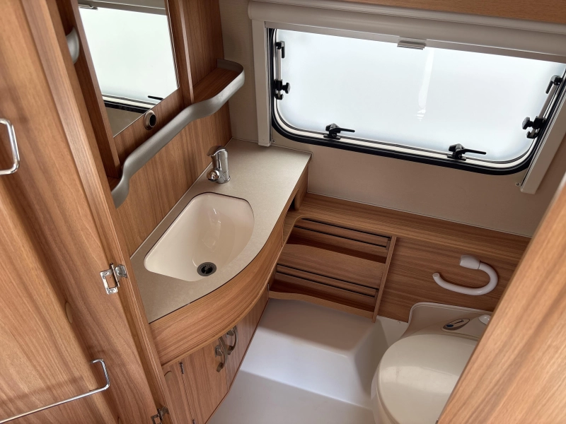 Eriba Touring Triton 430 GT Luifel Fietsendrager 2016  foto: 7