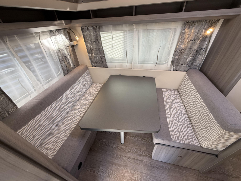 Hobby On Tour 390 SF VASTBED MOVER LUIFEL TOP  foto: 6