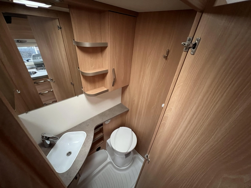 Knaus Sudwind 420 QD Panorama Luifel  foto: 12