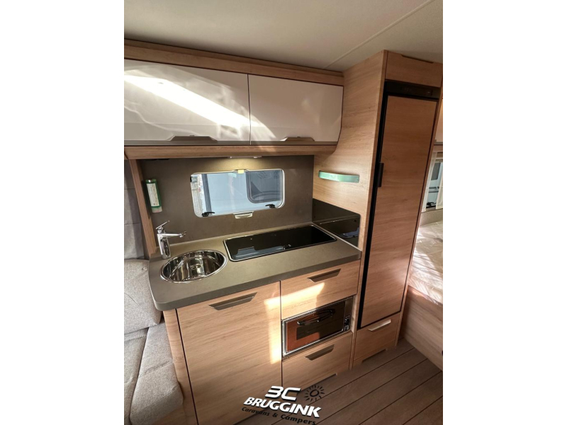 Knaus Sudwind 60 Years 500 FU FRANS BED VLOERVERW OVEN  foto: 3
