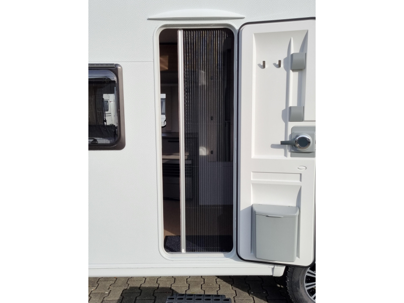 Bürstner B66 485 TS Queens bed - 1800 kg  foto: 19