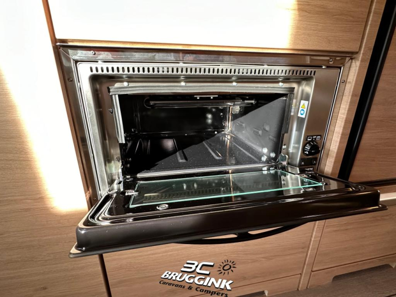 Knaus Sudwind 60 Years 500 FU FRANS BED VLOERVERW OVEN  foto: 5