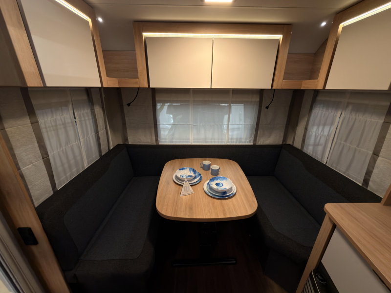 Knaus Sport 460 EU 1800 KG + Enkele Bedden  foto: 4