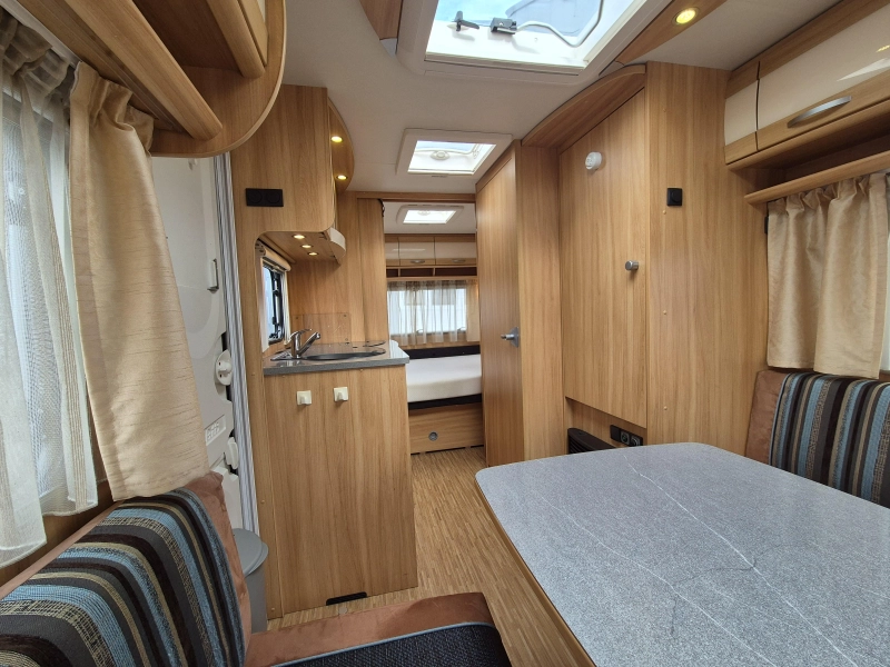 Dethleffs Camper Style 430 DB MOVER - VOORTENT - L  foto: 10