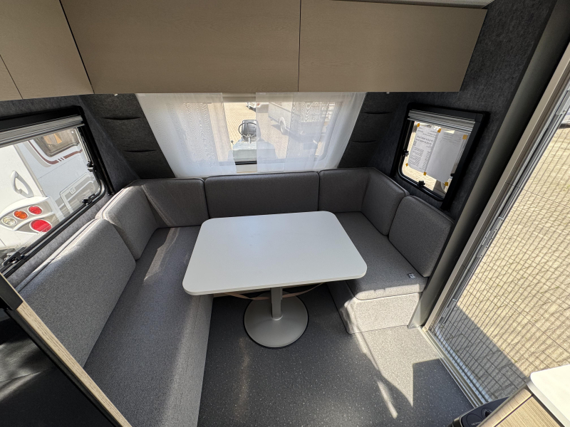 Adria Altea 502 UL 60 Year, deur met raam  foto: 10