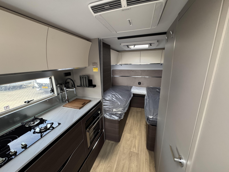 Adria Alpina 583 UL  foto: 8