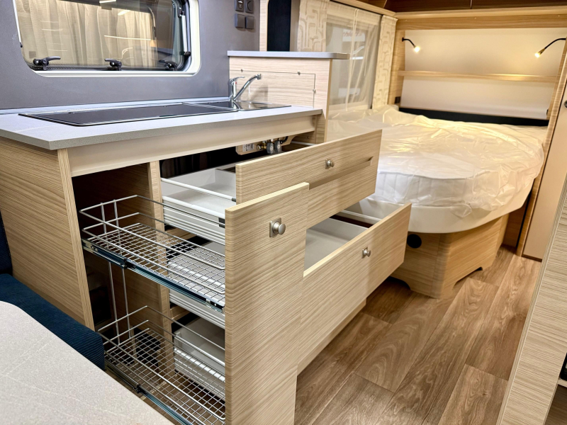 Fendt Bianco Activ 445 SFB modeljaar 2026  foto: 18