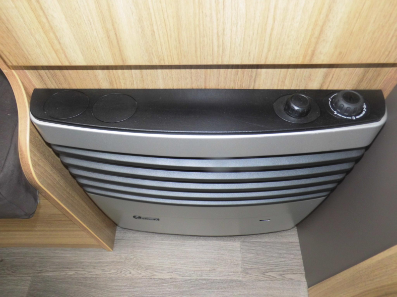 Caravelair Antares 440 Voortent, instapbeugel  foto: 6