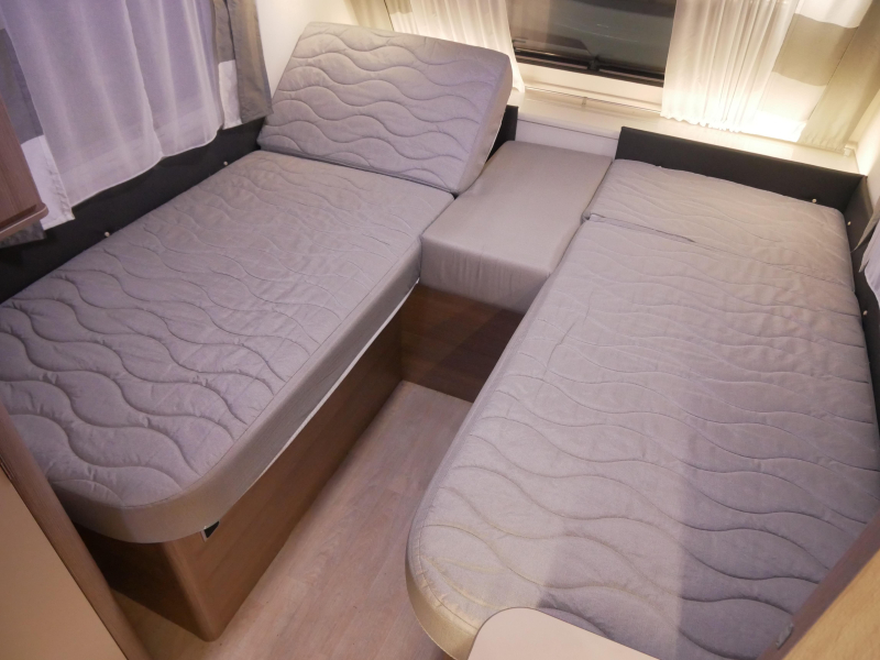 Caravelair Allegra 450 mover, fietsenrek  foto: 12